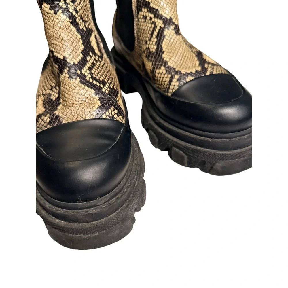 Ganni Snakeskin Print Chunky Lug Sole Chelsea Boots Black Beige Womens 9/40 rare